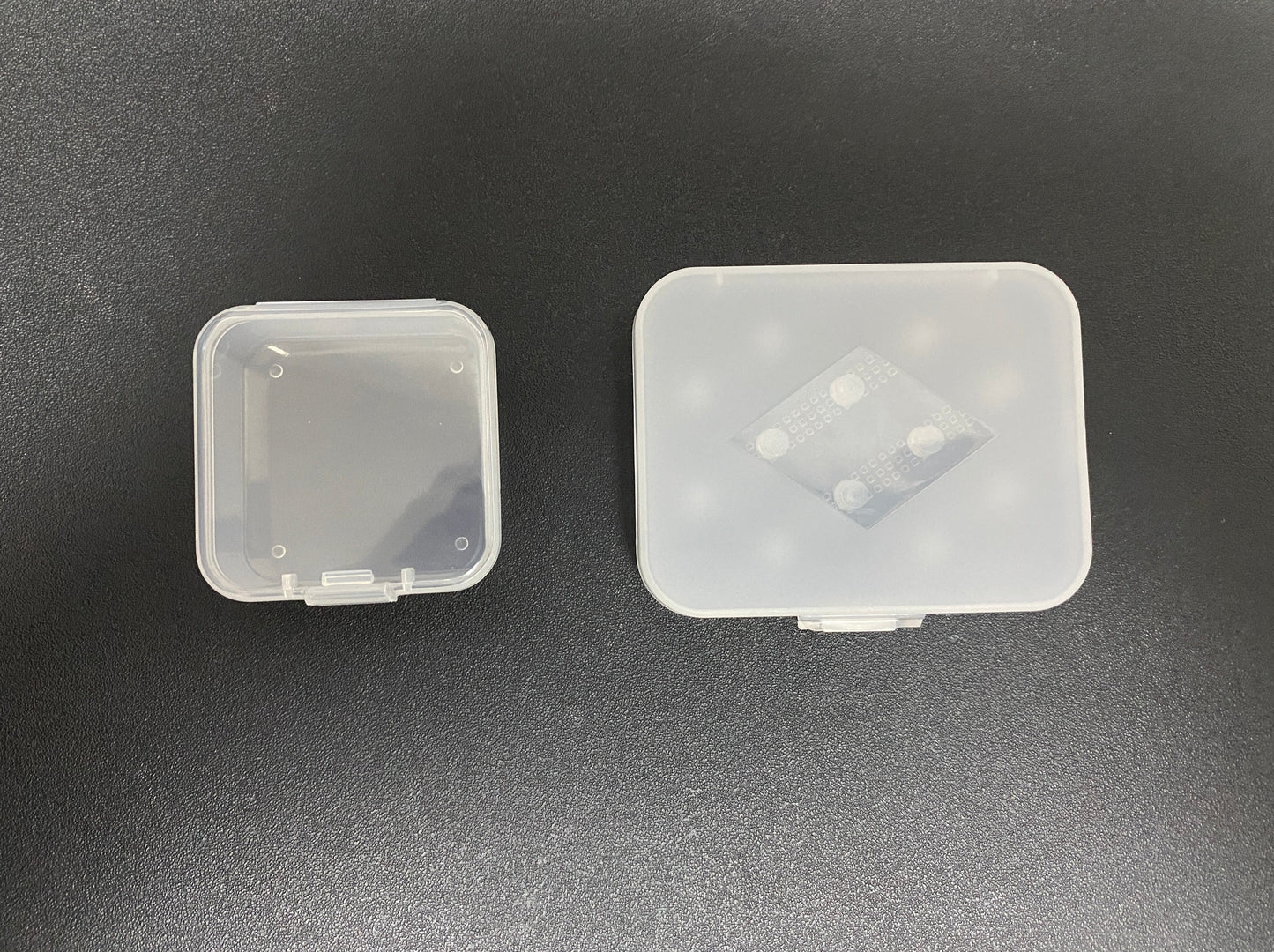 AccessoryJack Plastic Case for Eartips 1 Square 1 Rectangular Clear