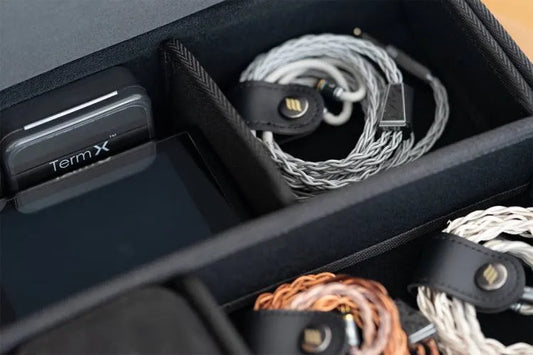 Effect Audio Nylon Leather Chamber Carrying Case Black 4 Compartments for Earphone Cable