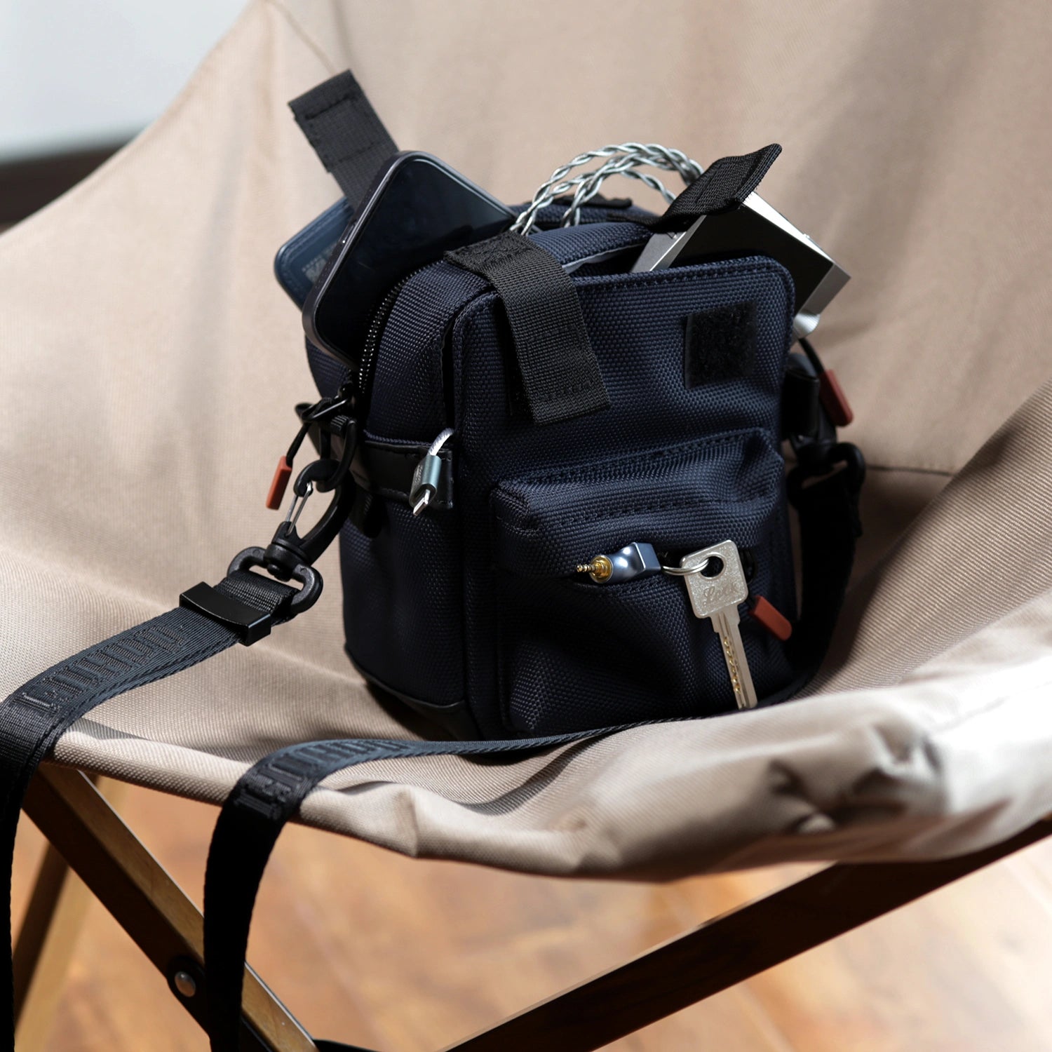 DDHifi C2022 Carrying Case - Thumbnail 2