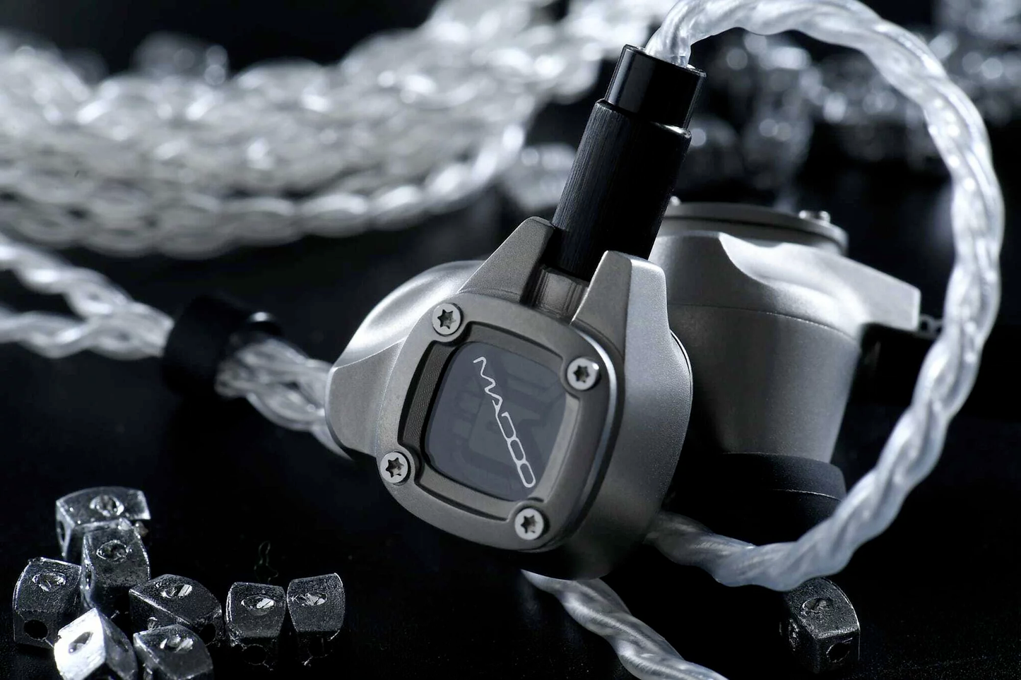 MADOO Typ711 Planar Magnetic with Balanced Armature Drivers In-Ear MADOO Typ711 Planar Magnetic with Balanced Armature Drivers In-Ear