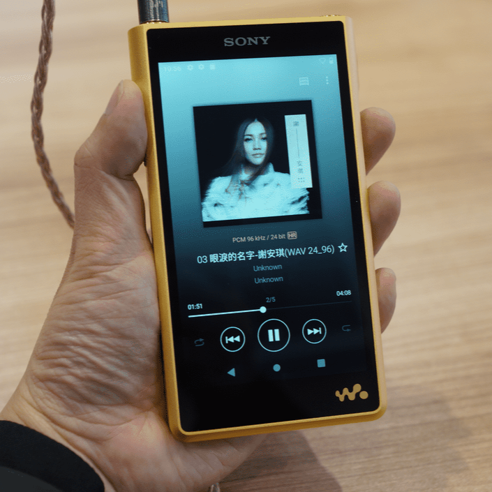 SONY WM1ZM2 Hi-Res DAP Walkman Signature Series (Gold) HONG KONG